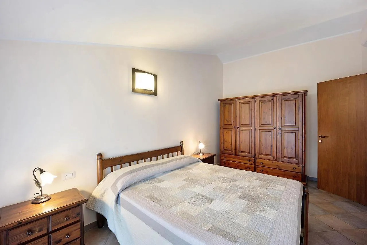 Apartment Virginia Agriturismo La Scuderia Molino Nuovo  Italy